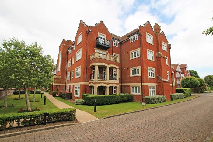 2 Bedroom Flat For Sale In Darley Road, Eastbourne, BN20