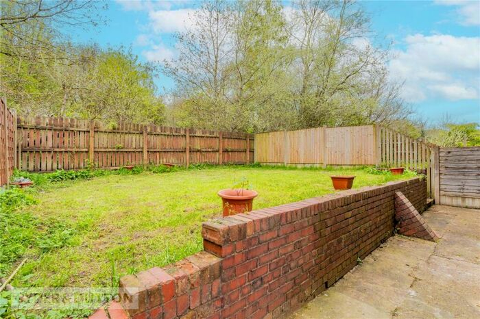 2 Bedroom Semi-Detached House For Sale In Torre Close, Middleton, Manchester, M24