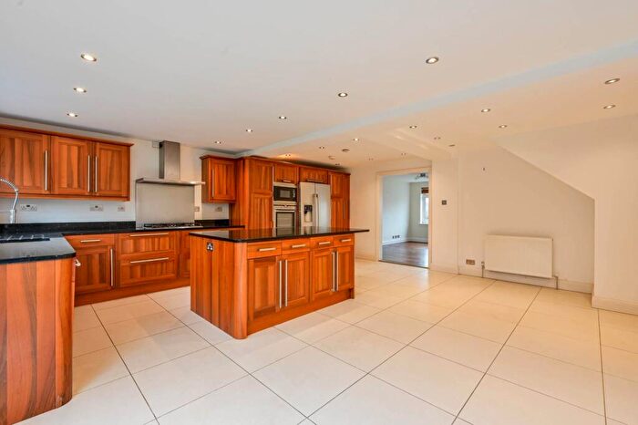 4 Bedroom Detached House To Rent In Great Oaks Park, Burpham, Guildford, GU4