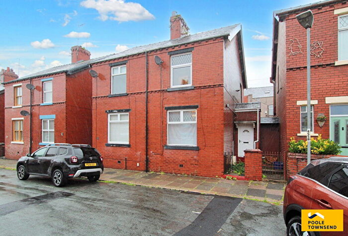 3 Bedroom Semi-Detached House For Sale In Longreins Road, Barrow-in-furness, LA14