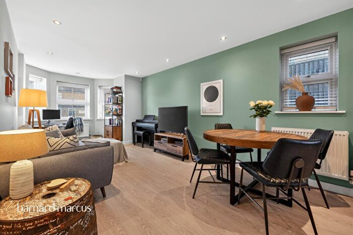 2 Bedroom Flat For Sale In Campden Road, South Croydon, CR2