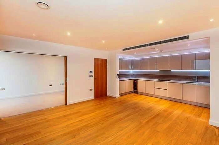 3 Bedroom Flat To Rent In Holland Park Avenue, Kensington, W11
