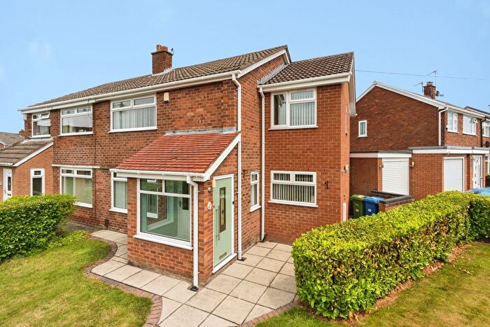 3 Bedroom Semi-Detached House For Sale In Haslemere Drive, Penketh, Warrington, Cheshire, WA5