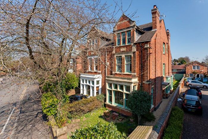 5 Bedroom Semi-detached House For Sale In Headlands, Kettering, NN15
