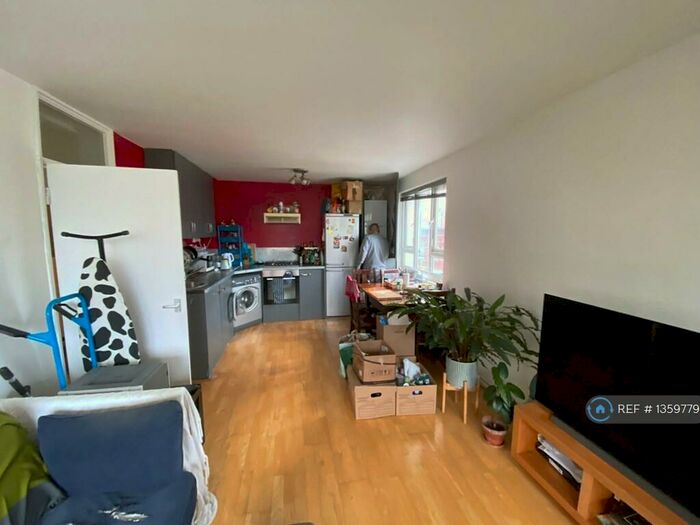2 Bedroom Flat To Rent In Olney Road, London, SE17