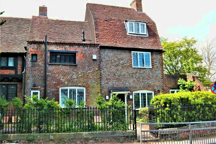 2 Bedroom Apartment To Rent In Southampton Street, Reading, Berkshire, RG1