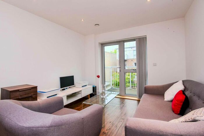 2 Bedroom Flat For Sale In Station View, Guildford, Surrey, GU1