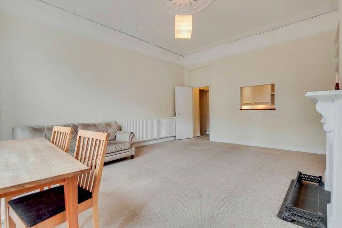 2 Bedroom Flat To Rent In Lordship Park, Stoke Newington, London, N16