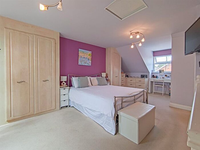 4 Bedroom Detached House For Sale In St. Mary's Close, Seaford, BN25
