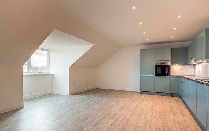 2 Bedroom Flat For Sale In Thanet Way, Whitstable, CT5