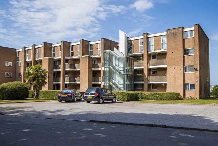 2 Bedroom Flat For Sale In Dyfed, Northcliffe, Penarth, CF64
