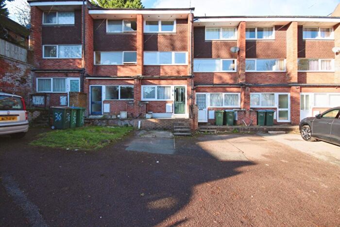 3 Bedroom Town House To Rent In Abbotts Lane, Coventry, CV1