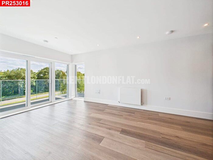 2 Bedroom Flat To Rent In Fairhaven Drive, Reading, – Bedrooms Flat, RG2