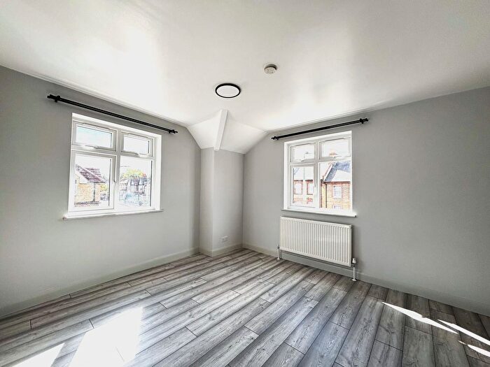 2 Bedroom Flat To Rent In Elmers End Road, Anerley, Beckenham, SE20
