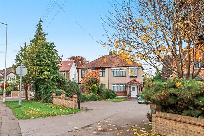 3 Bedroom Semi Detached House For Sale In Runwell Road, Wickford, Essex, SS11