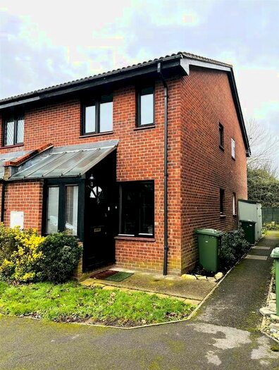 1 Bedroom Terraced House To Rent In Kelly Close, Shepperton TW17