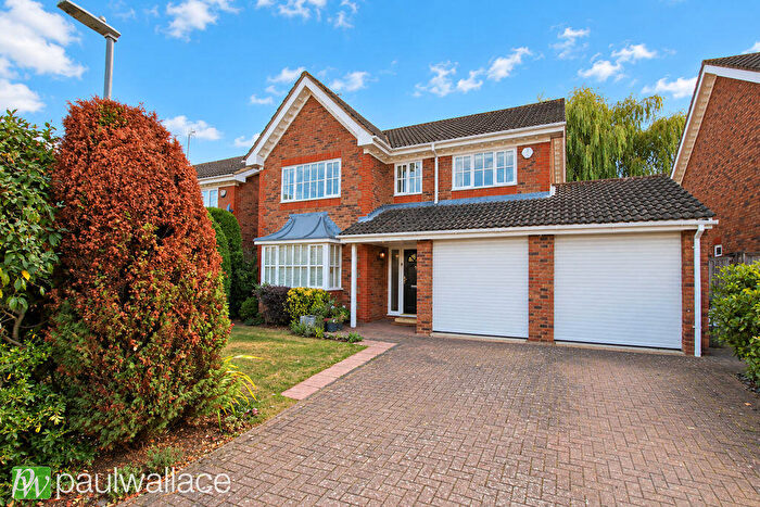 4 Bedroom Detached House For Sale In Copthorn Avenue, Broxbourne | Chain Free | Double Garage | Potential To Extend (Stpp), EN10