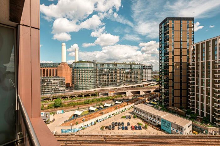 2 Bedroom Apartment To Rent In Sophora House, SW11