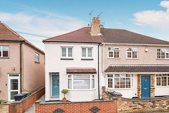 2 Bedroom Semi Detached House For Sale In Beaconsfield Road, Bexley, DA5