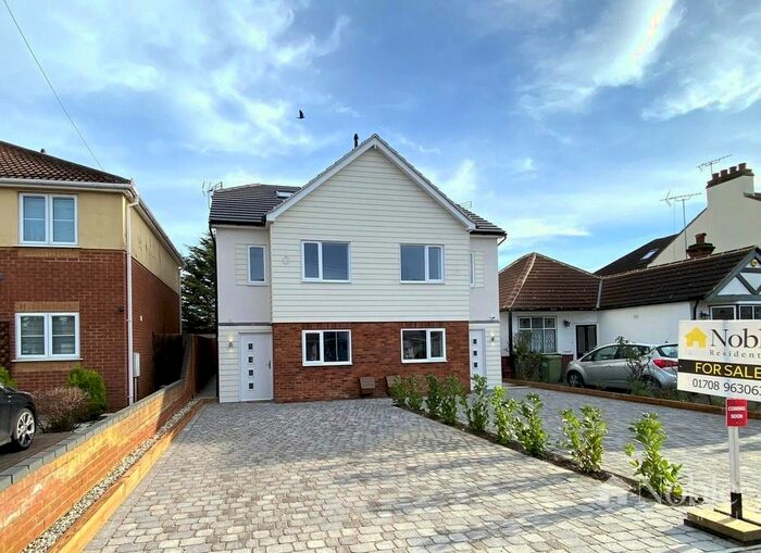 3 Bedroom Semi-Detached House To Rent In Candover Road, Hornchurch, RM12