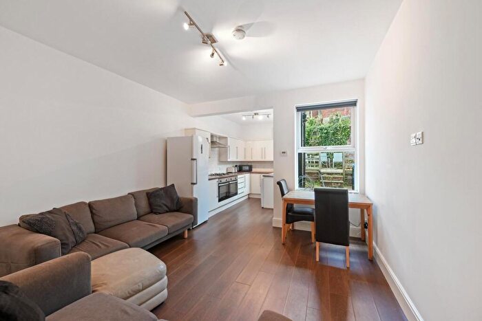 6 Bedroom House To Rent In Khartoum Road, Sheffield, S11