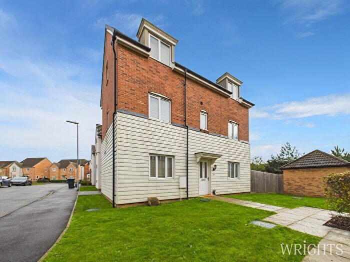 4 Bedroom Detached House For Sale In Sovereign Place, Hatfield, AL9
