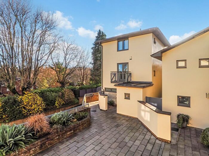 3 Bedroom Detached House For Sale In Teg Down, SO22