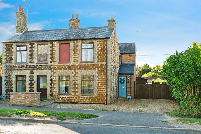 3 Bedroom Semi-Detached House For Sale In Lynn Road, Wimbotsham, King's Lynn, PE34