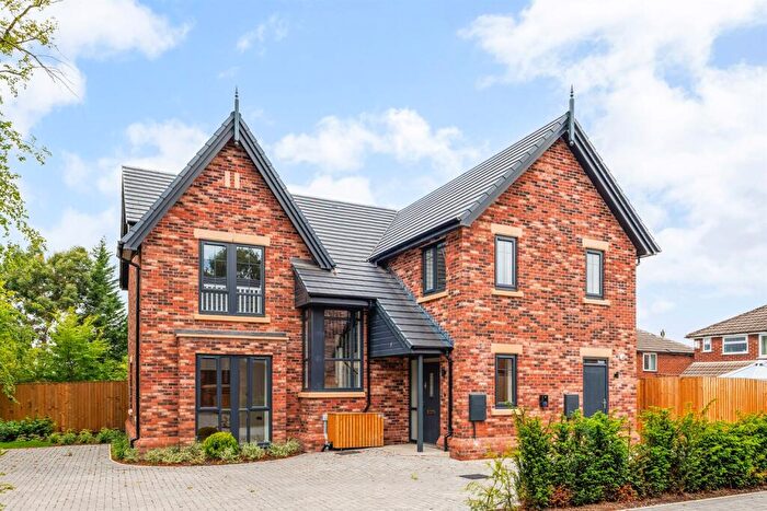 5 Bedroom Detached House For Sale In Lime Grove, Woodley, SK6