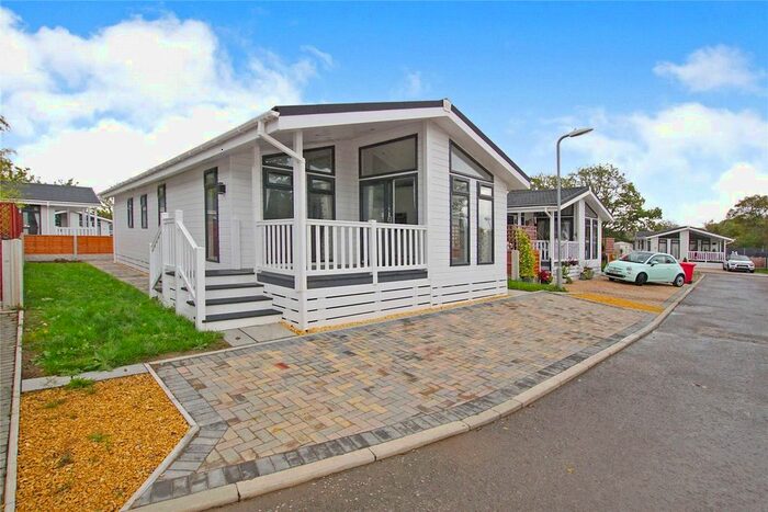 2 Bedroom Property For Sale In Mapleridge Lane, Yate, Bristol, BS37