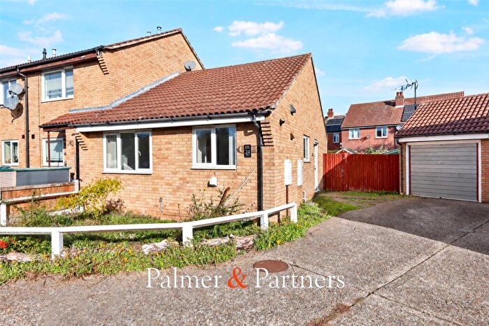 2 Bedroom Bungalow For Sale In Sioux Close, Highwoods, Colchester, Essex, CO4