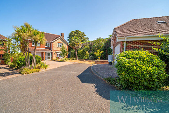 6 Bedroom Detached House For Sale In Staplers Road, Newport, Isle Of Wight, PO30