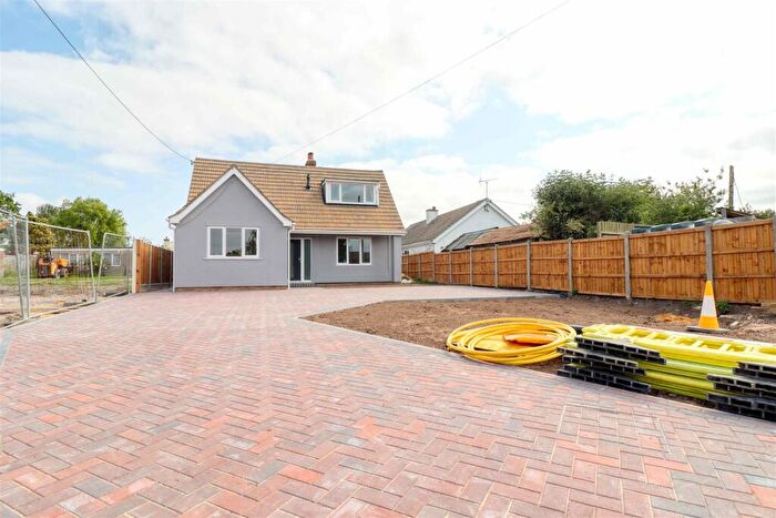4 Bedroom Detached Bungalow To Rent In Point Clear Road, St. Osyth, Clacton-On-Sea, CO16
