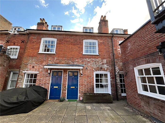 3 Bedroom Terraced House To Rent In St. Georges Street, Winchester, SO23