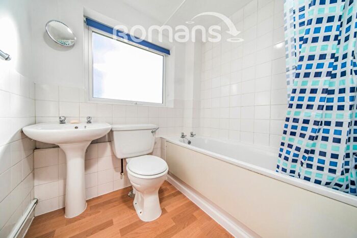 2 Bedroom Apartment To Rent In Morton Court, Reading, RG2