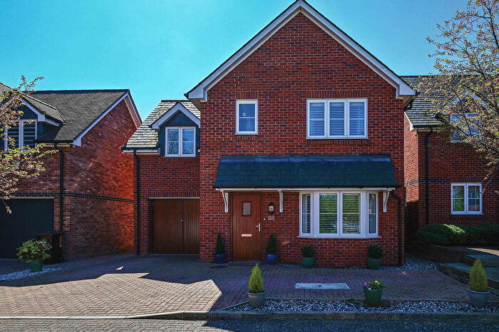 3 Bedroom Detached House For Sale In The Old Dairy Mews, Chineham, RG24