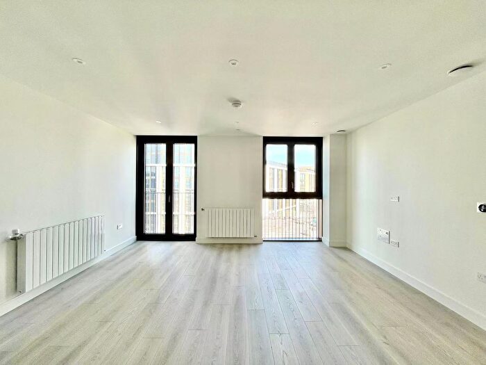 1 Bedroom Flat To Rent In Manor Road, London, E15