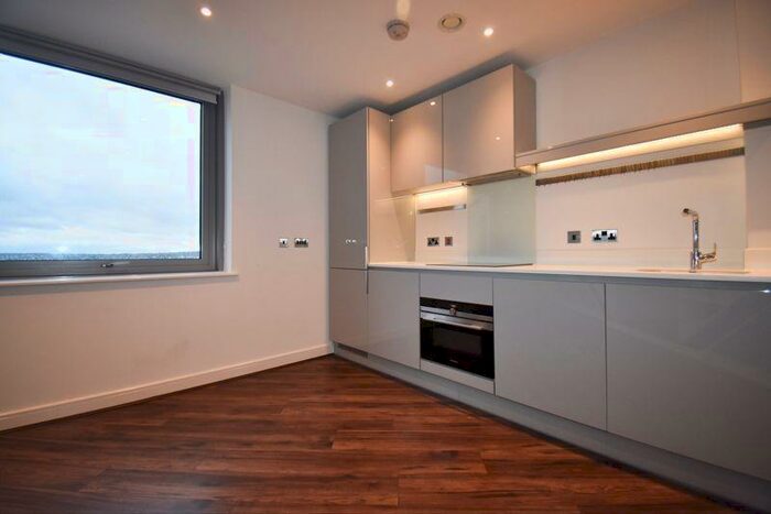 1 Bedroom Flat To Rent In Th Floor Churchill Place, Basingstoke, RG21