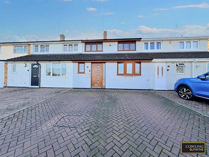 3 Bedroom Terraced House For Sale In Ulting Way, Wickford, SS11