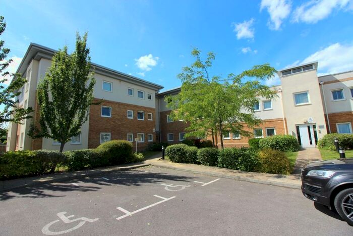 2 Bedroom Apartment To Rent In Pool Close, West Molesey, KT8