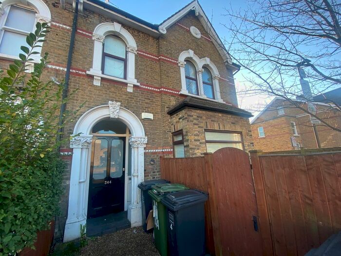 3 Bedroom Flat To Rent In Stanstead Road, London SE6