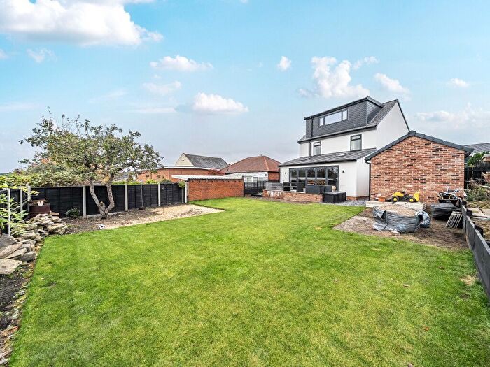4 Bedroom Detached House For Sale In Bowling Lane, Wrenthorpe, Wakefield, WF2