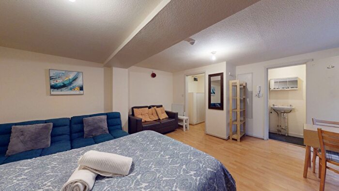 Studio To Rent In Chatsworth Road, Mapesbury, London, NW2