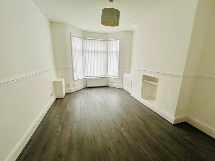 3 Bedroom House To Rent In Clapham Road, L4