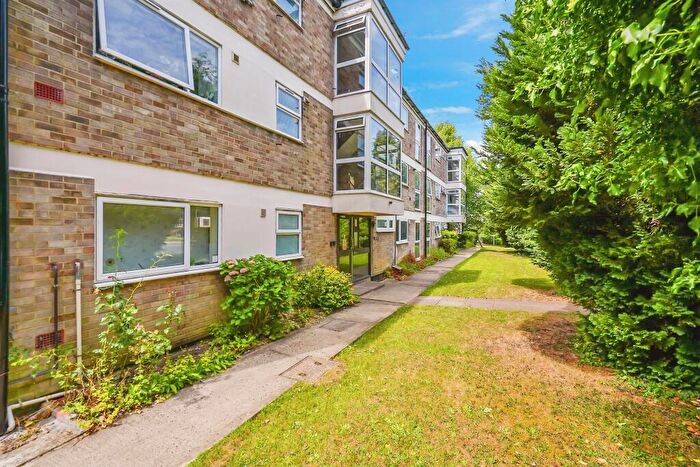 2 Bedroom Apartment For Sale In Cholesbury Grange, Headington, Oxford, OX3