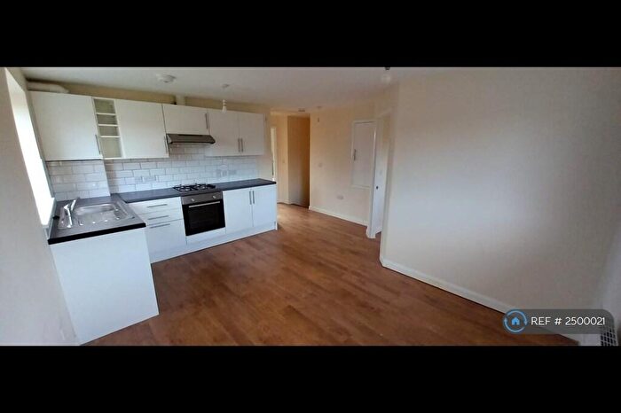 2 Bedroom Flat To Rent In Burch Close, Exmouth, EX8