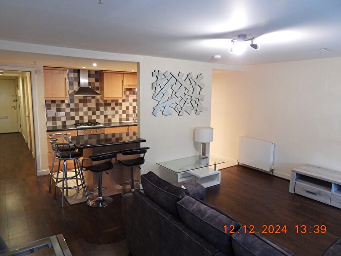 1 Bedroom Flat To Rent In Kent Road, Glasgow, G3