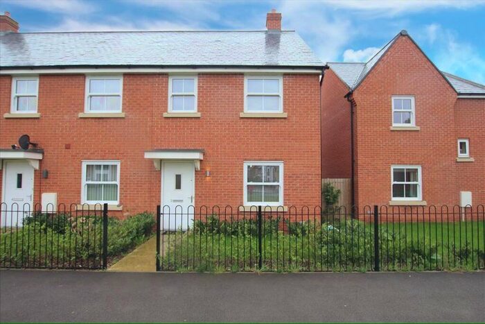 3 Bedroom End Of Terrace House To Rent In Venus Avenue, Biggleswade, SG18