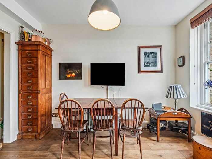 1 Bedroom Flat To Rent In Water Lane, Richmond, TW9