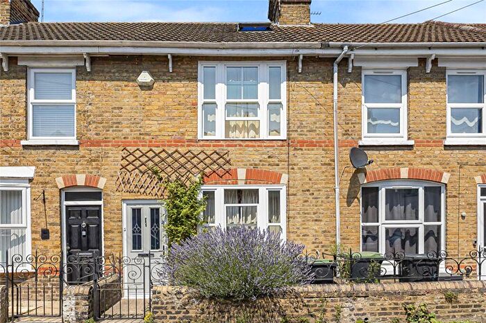 2 Bedroom Terraced House For Sale In Queens Road, Snodland, Kent, ME6